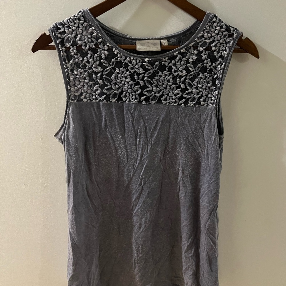 Dantelle Sleeveless Blouse with Floral Lace